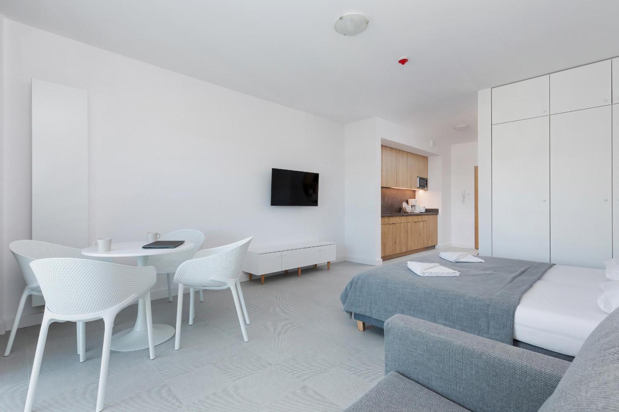 Apartment Aquamarina Prima 049 By Renters *
